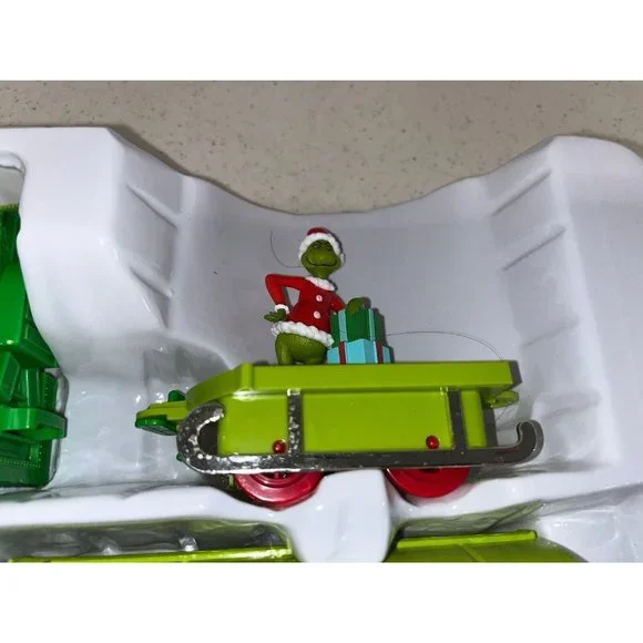 Dr. Seuss The Grinch Christmas Holiday Express Train Play Set 12pc Damaged Box - Picture 4 of 11